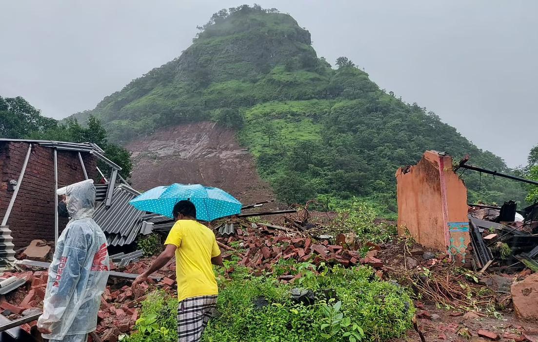 महाराष्ट्रात दरड-भूस्खलनाचे 112 बळी; 1.35 लाख नागरिकांचे स्थलांतर - Vimarsana News